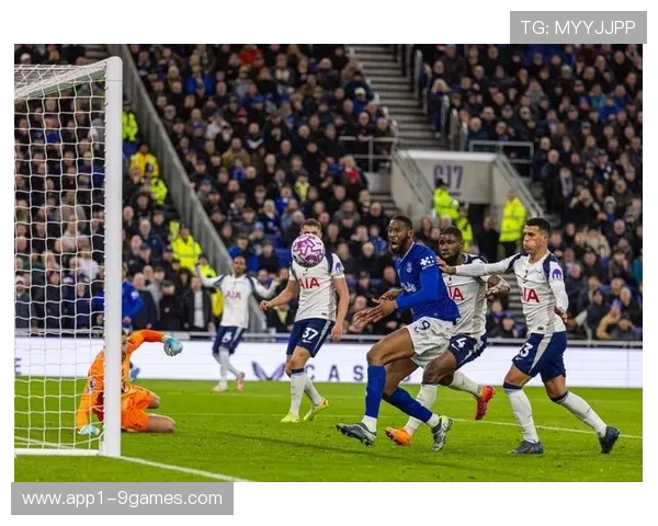 阿斯顿维拉10人伤缺攻防体系受创 英超赛场遭遇严峻考验